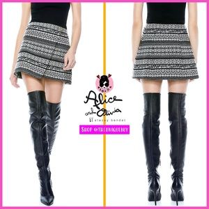 🏷 🆕 Alice + Olivia Renna Black White Flared Asymmetrical Wrap Mini Skirt